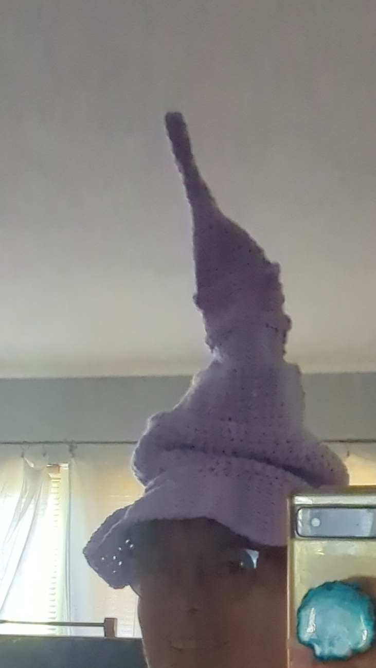 Lilac pointed hat
